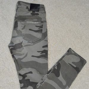 True Religion Halle Mid Rise Super Skinny